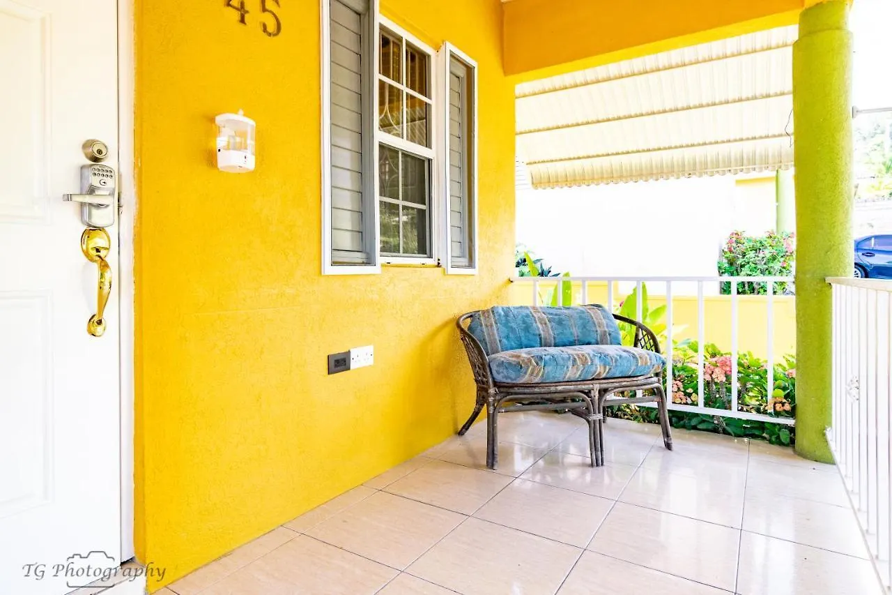 Holiday home Ocho Rios Emerald 2 Bed 10 Mins Ocho Rios 24Hrs Hot Water Wi Fi Jamaica