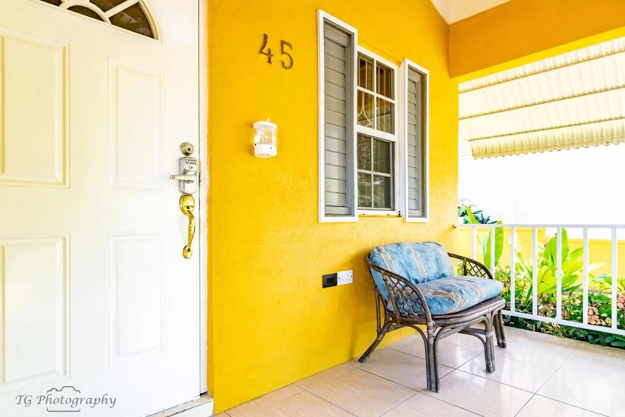 Holiday home Ocho Rios Emerald 2 Bed 10 Mins Ocho Rios 24Hrs Hot Water Wi Fi Jamaica