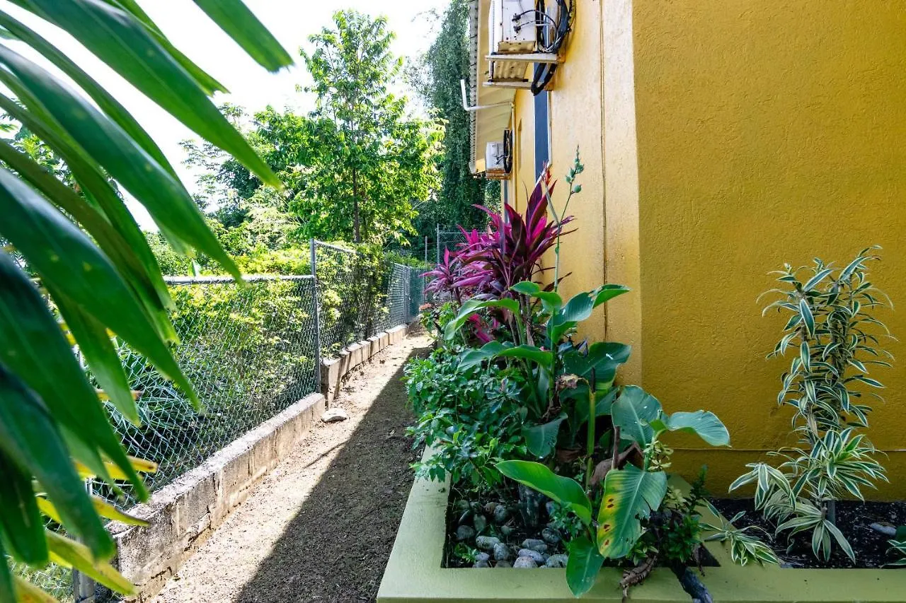 Ocho Rios Emerald 2 Bed 10 Mins Ocho Rios 24Hrs Hot Water Wi Fi Holiday home