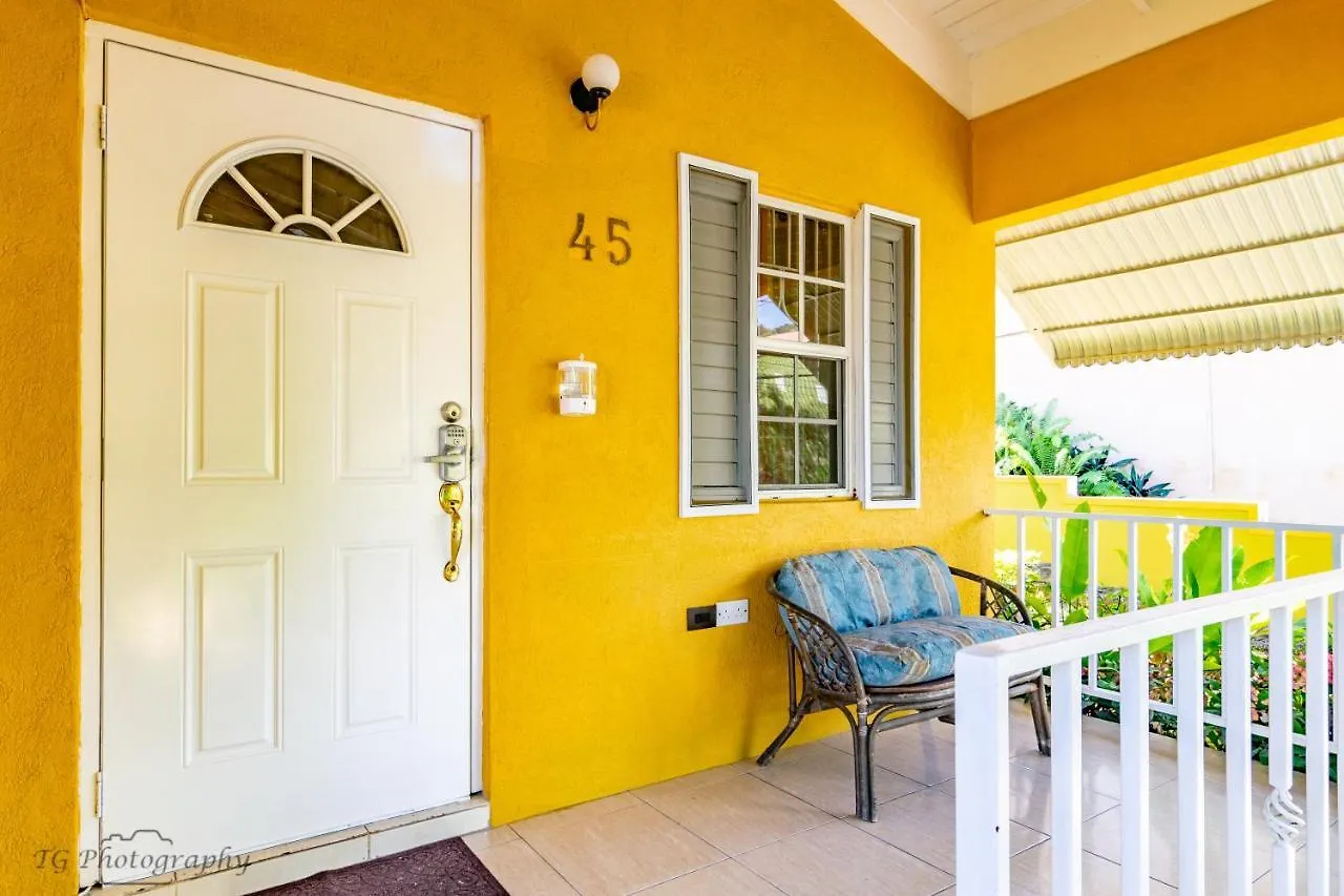 Ocho Rios Emerald 2 Bed 10 Mins Ocho Rios 24Hrs Hot Water Wi Fi