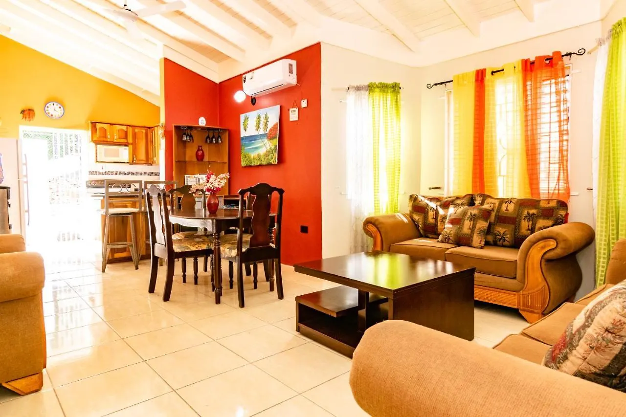 Holiday home Ocho Rios Emerald 2 Bed 10 Mins Ocho Rios 24Hrs Hot Water Wi Fi