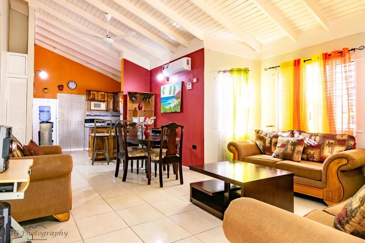 Holiday home Ocho Rios Emerald 2 Bed 10 Mins Ocho Rios 24Hrs Hot Water Wi Fi