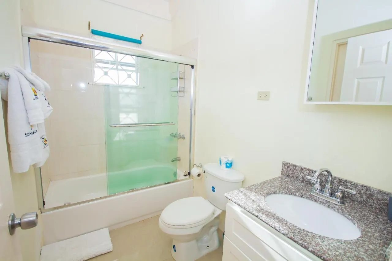 Ocho Rios Emerald 2 Bed 10 Mins Ocho Rios 24Hrs Hot Water Wi Fi